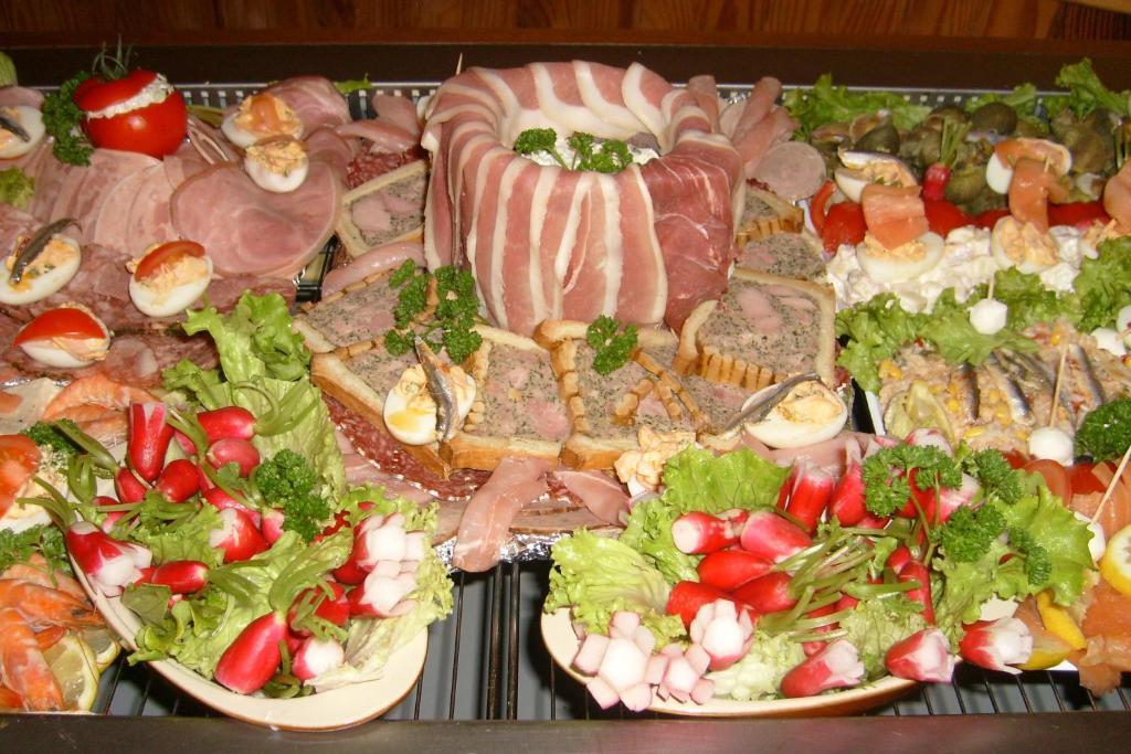 Hotel Restaurant Du Commerce La Gouesnière المظهر الخارجي الصورة